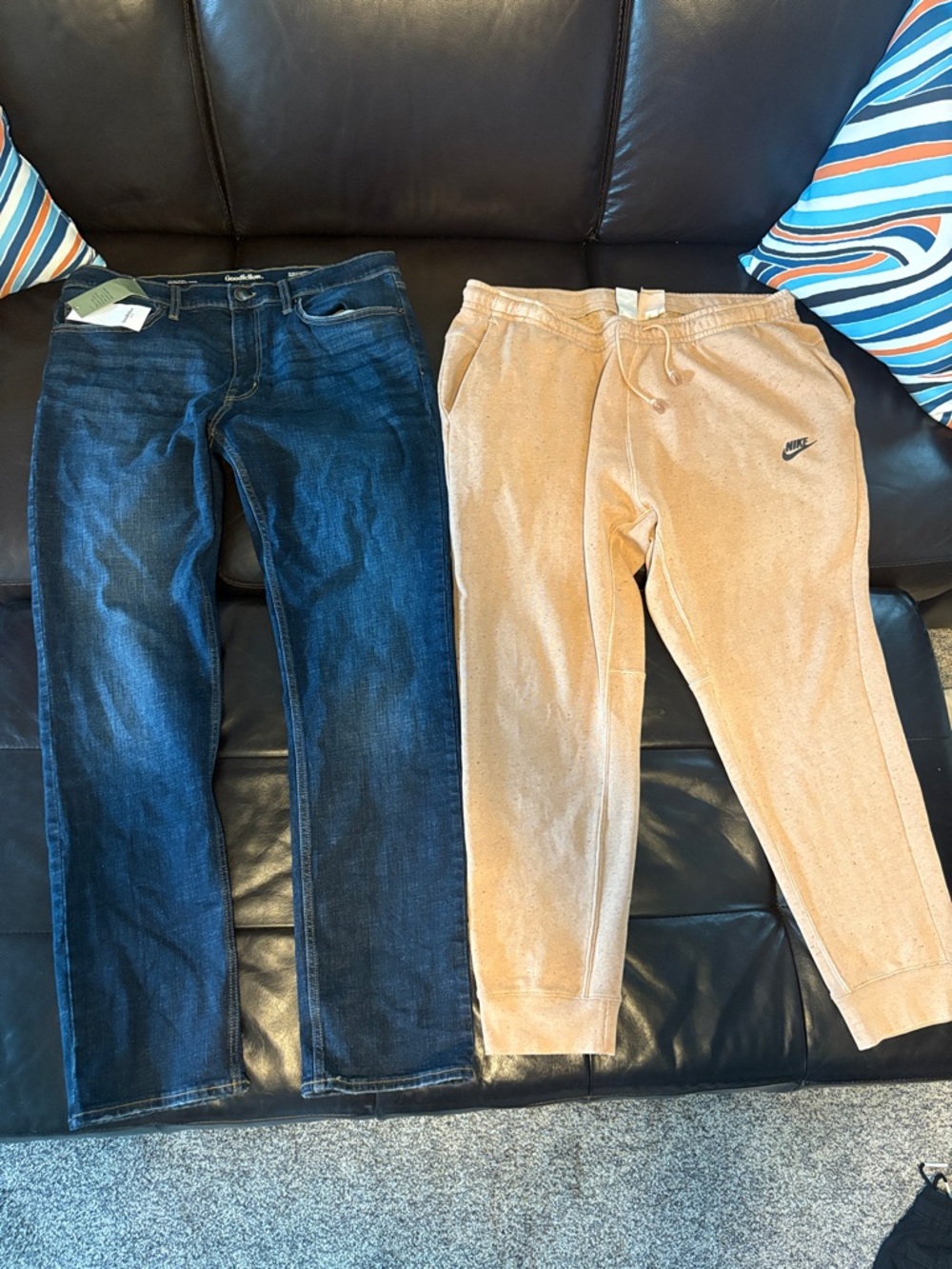 Classic Dark Wash Men’s Jeans (36x34) - Dark Blue (Comes with NikeXL sweatpants)